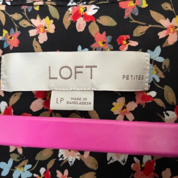 Ann Taylor LOFT Floral Blouse LS Size PL - Picture 2 of 5